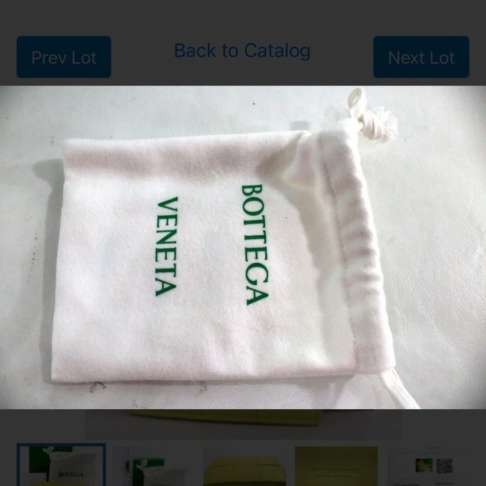 Bottega Veneta maxi card veneta